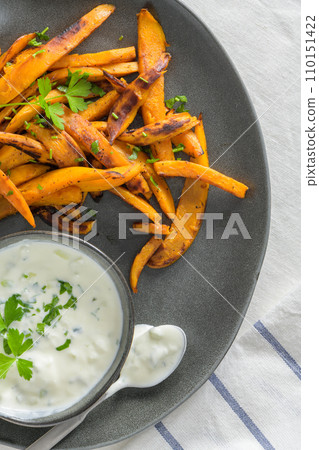 Crispy sweet potato fries 110151422