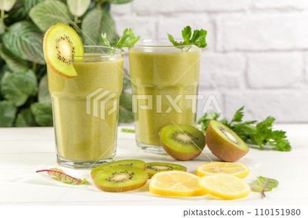 Green vegetable smoothie 110151980