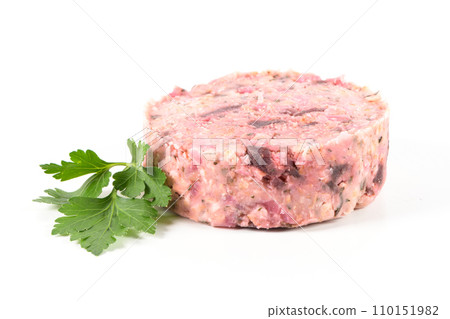 Raw veggie burger with beetroot and white beans 110151982