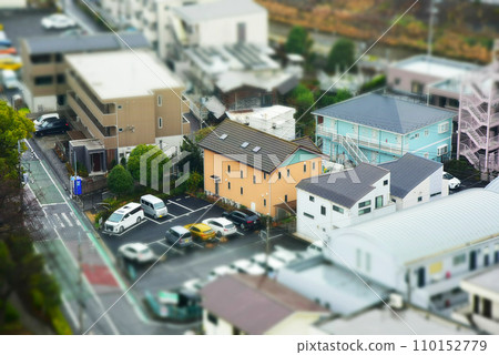 微型公寓和停車場 110152779