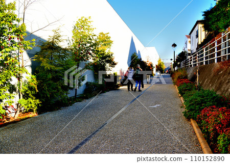 Scenery of reloading commercial facilities in a newly developed area between Shimokitazawa Station and Tohokuzawa Station 110152890