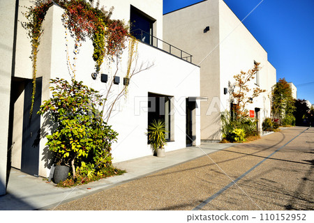 Scenery of reloading commercial facilities in a newly developed area between Shimokitazawa Station and Tohokuzawa Station 110152952