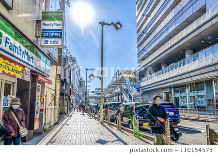 鎌倉市大船市、大船站、大船站線的城市景觀 鎌倉市大船市、大船站、大船站線的城市景觀 110154573