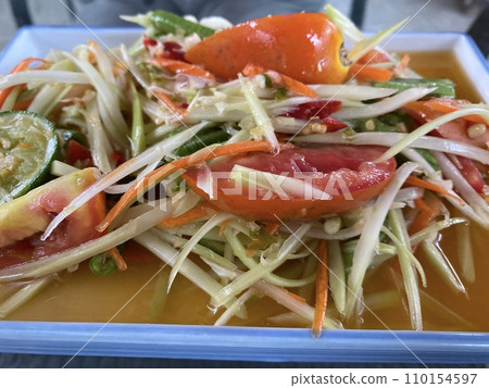 Thai papaya salad (Somtum) - Traditional Thai food 110154597
