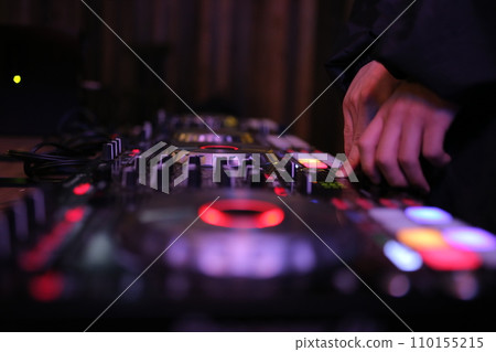 DJ 人的手 DJ 人的手 110155215
