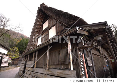 世界遺產白川鄉是個充分利用自然、傳統與智慧的合掌造村落。 110155263