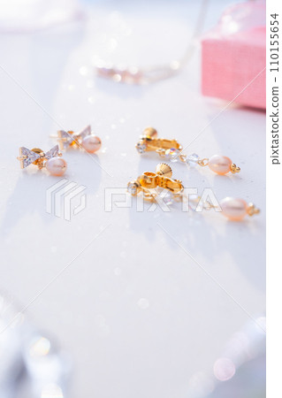 Freshwater pearl earrings and earrings gift image 110155654