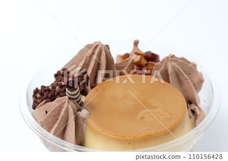 Sweets, Dessert, Western confectionery, Pudding, Fresh cream, Convenience store sweets, A La Mode, Tea 110156428