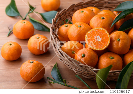 冬天的味道：非常香甜可口的小柑橘，溫州柑橘 110156617