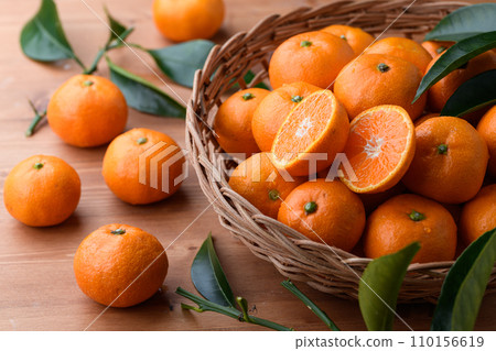 冬天的味道：非常香甜可口的小柑橘，溫州柑橘 110156619