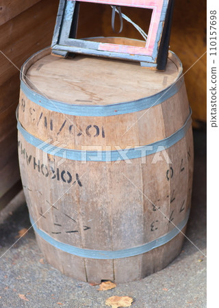 A barrel of liquor 110157698
