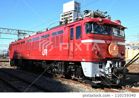 EF81 electric locomotive parked at the depot (Yuzuru head mark posted) EF81 electric locomotive parked at the depot (Yuzuru head mark posted) 110159340
