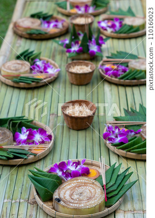 Krathong made of banana leaf  110160023