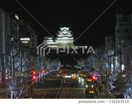 Night view of National Treasure Himeji Castle and illumination of Otemae Street Night view of National Treasure Himeji Castle and illumination of Otemae Street 110161618