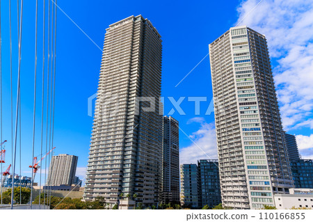 Urban landscape of Shinonome, Koto Ward, Tokyo, tower apartments lined up Urban landscape of Shinonome, Koto Ward, Tokyo, tower apartments lined up 110166855