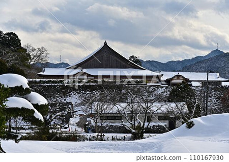 Sasayama castle ruins in winter Sasayama castle ruins in winter 110167930
