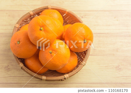 Taste of winter: mandarin oranges Taste of winter: mandarin oranges 110168170