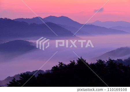 Ryogoku Oroshi (sea of clouds) in Misato Town from Tanohara Observatory 110169108