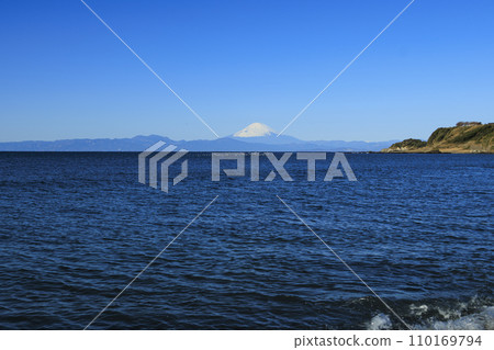 從三浦半島看到的富士山 110169794