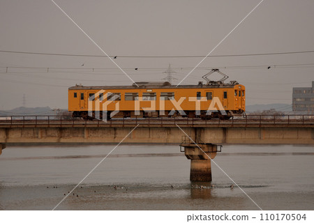 123 series local train running on the Onoda Line 110170504