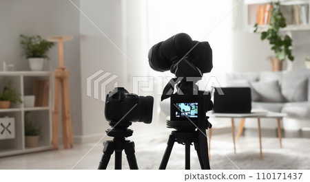 How to shoot a video in the living room How to shoot a video in the living room 110171437