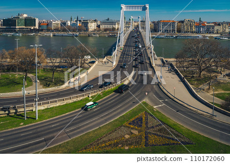 Elizabeth bridge and Danube river view from the citadel, Budapest 110172060