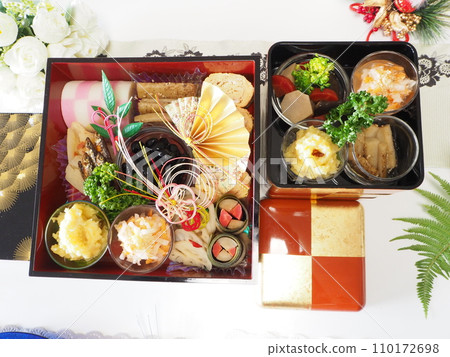 2024, wife's home-cooked meals, New Year's food, family reunion, homecoming, Japanese traditions, happy family 110172698