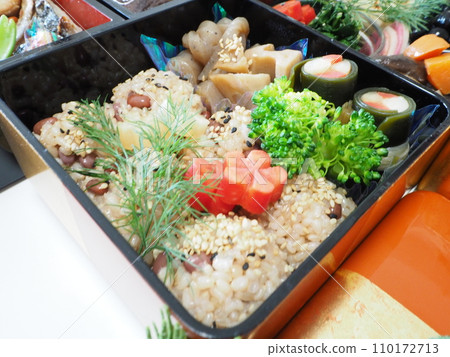 2024年，老婆做的家常菜，年夜飯，家人團聚，回家，日本傳統，幸福的家庭 110172713