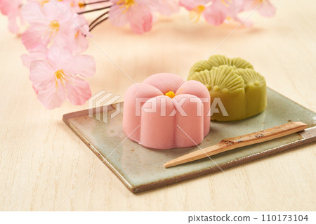 Japanese confectionery image 110173104