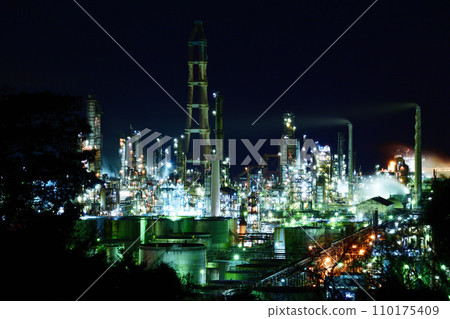 東燃綜合石油工廠夜景 110175409
