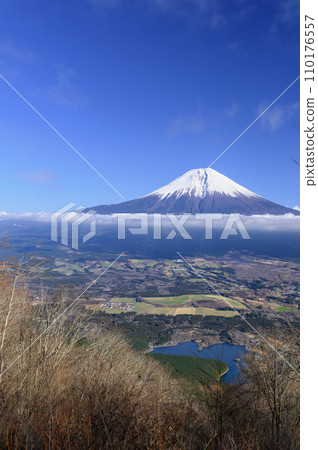 從長子嶽眺望富士山的壯麗景色(冬季景色) 從長子嶽眺望富士山的壯麗景色(冬季景色) 110176557