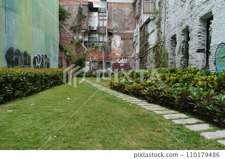 A wall 110179486