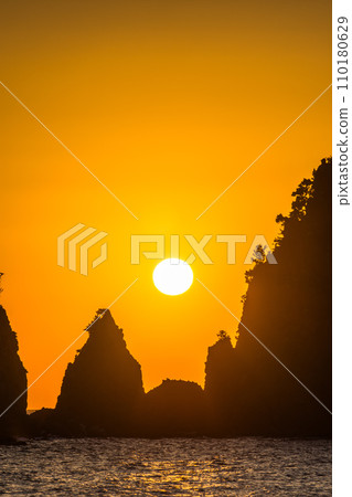 黎明時分的石崎美諾溪岩 黎明時分的石崎美諾溪岩 110180629