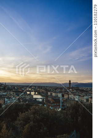 Beautiful cityscape skyline of Firenze (Florence), Italy, with the bridges over the river Arno Beautiful cityscape skyline of Firenze (Florence), Italy, with the bridges over the river Arno 110182279