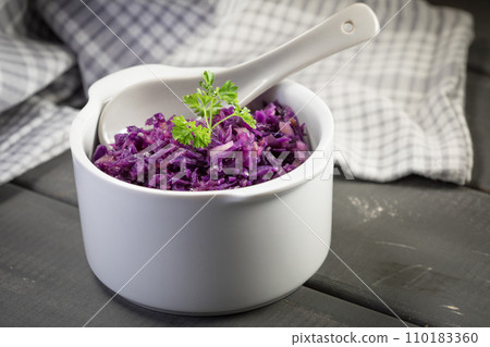 Purple cabbage salad. 110183360
