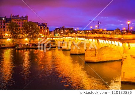 Pont Neuf, Paris, France Pont Neuf, Paris, France 110183886