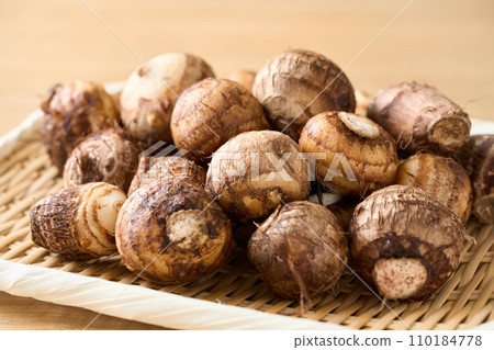 small taro small taro 110184778