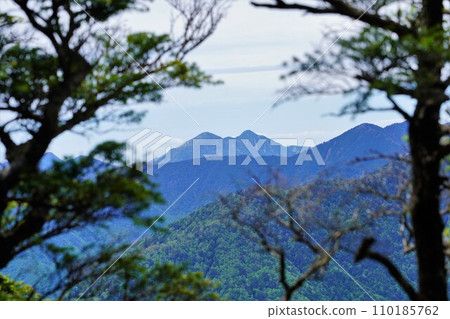 從大夢山山脊線看池口山 從大夢山山脊線看池口山 110185762