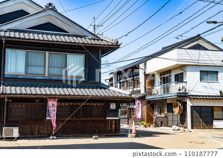 [Important Preservation District for Groups of Traditional Buildings] Joto, the intersection of Nishishinmachi and Nakanomachi, Tsuyama City, Okayama Prefecture 110187777