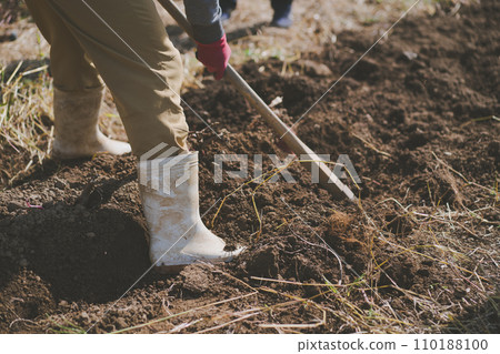 field, gents, male 110188100