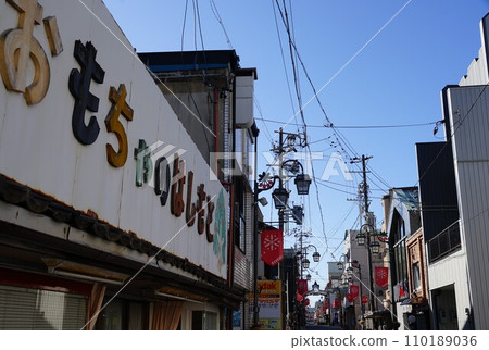 Cityscape of Nishiotacho Street around Nakatsugawa Station on the Chuo Main Line in Nakatsugawa City, Gifu Prefecture 110189036