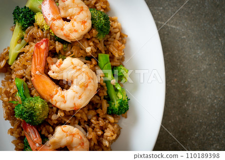 fried rice with broccoli and shrimps 110189398