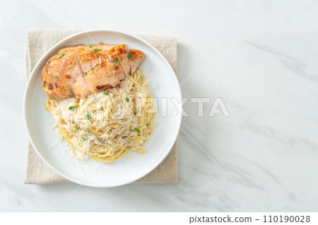 spaghetti white creamy sauce with grilled chicken spaghetti white creamy sauce with grilled chicken 110190028