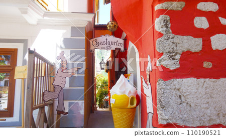 Beautiful cityscape of Hallstatt Beautiful cityscape of Hallstatt 110190521