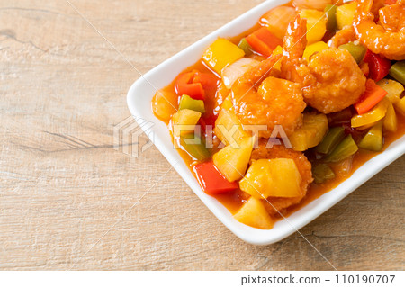 Stir-fried sweet and sour with fried shrimp 110190707