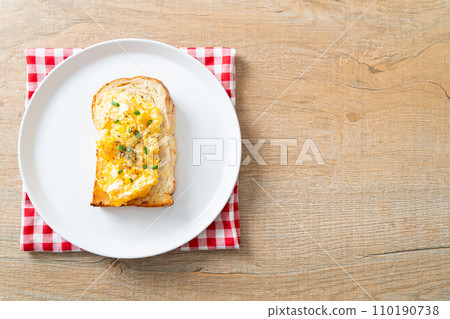 bread toast with scramble egg bread toast with scramble egg 110190738