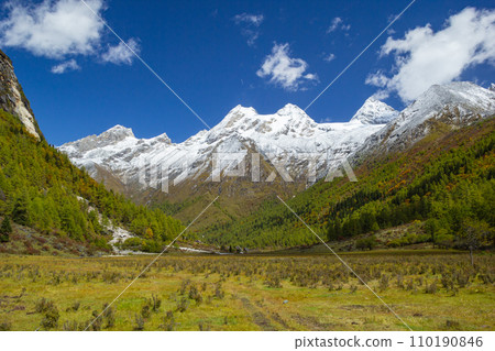 蘇古努山自然保護區駱駝峰的景色 110190846