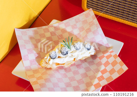 blueberry croffle - fresh blueberry with whip cream croffle blueberry croffle - fresh blueberry with whip cream croffle 110191216