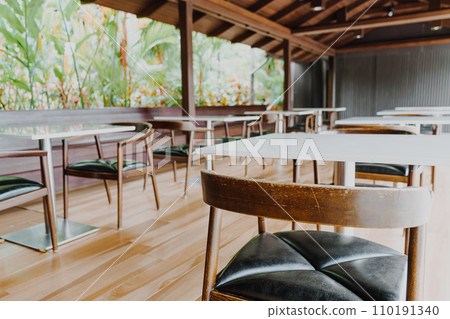 empty table and chair in restaurant 110191340
