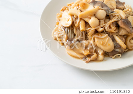 Stir fried mixed mushroom with oyster sauce Stir fried mixed mushroom with oyster sauce 110191820
